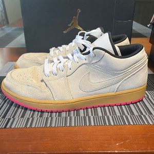 Jordan 1 Low - White Gum Hyper Pink